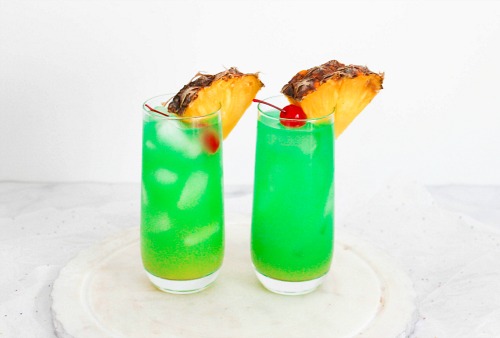 green gatorade non alcoholic drink
