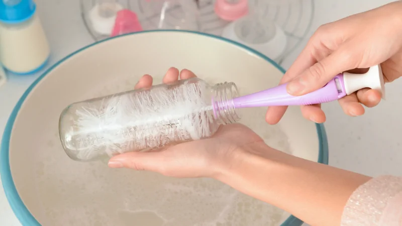 7 Methods to Clean Moldy Water Bottles