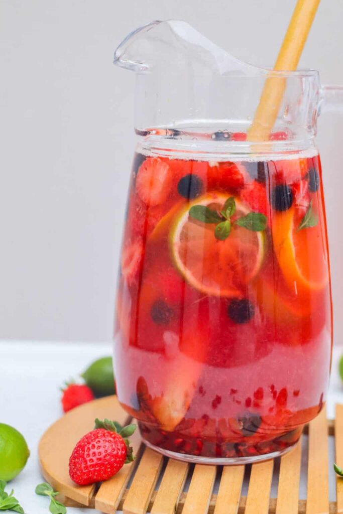 Rosé Sangria Drink: A Refreshing and Fruity Valentine's Day Delight